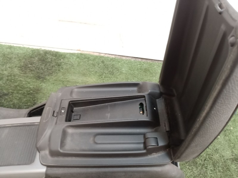 Recambio de consola central tras. para bmw x5 (e53) referencia OEM IAM 826081413 826081413 826081413