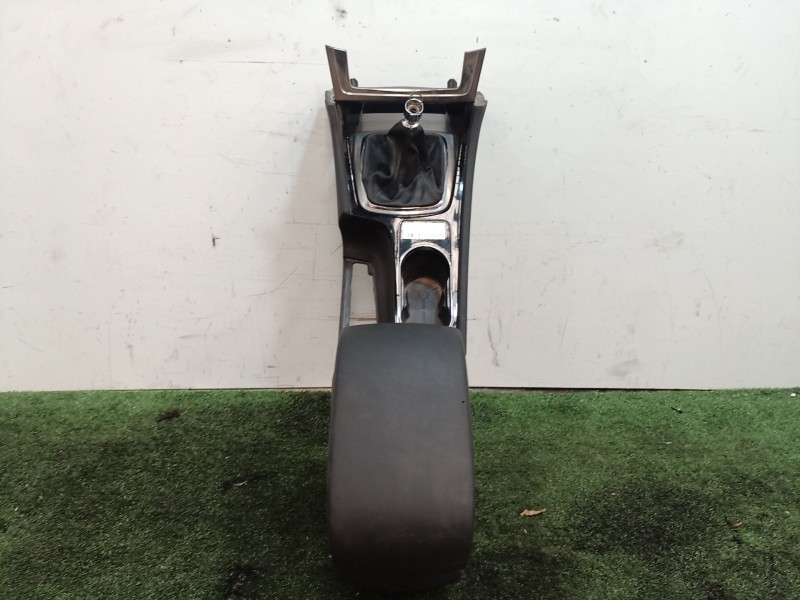 Recambio de apoyabrazos central para ford mondeo ber. (ca2) referencia OEM IAM   