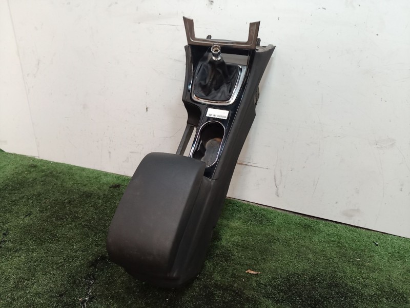 Recambio de apoyabrazos central para ford mondeo ber. (ca2) referencia OEM IAM   