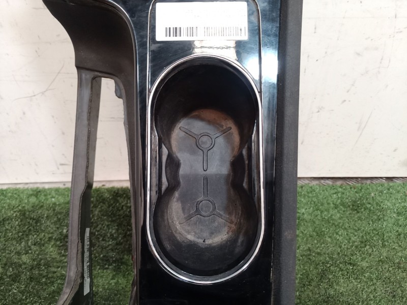 Recambio de apoyabrazos central para ford mondeo ber. (ca2) referencia OEM IAM   