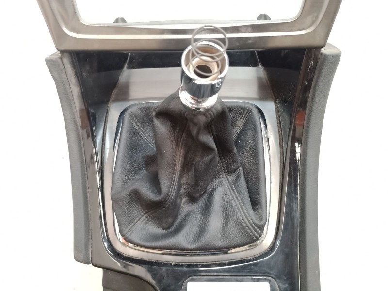 Recambio de apoyabrazos central para ford mondeo ber. (ca2) referencia OEM IAM   