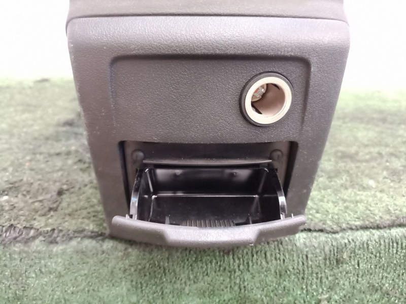 Recambio de apoyabrazos central para ford mondeo ber. (ca2) referencia OEM IAM   