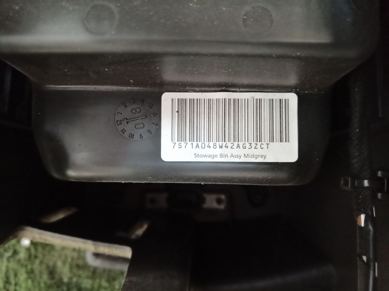 Recambio de apoyabrazos central para ford mondeo ber. (ca2) referencia OEM IAM   