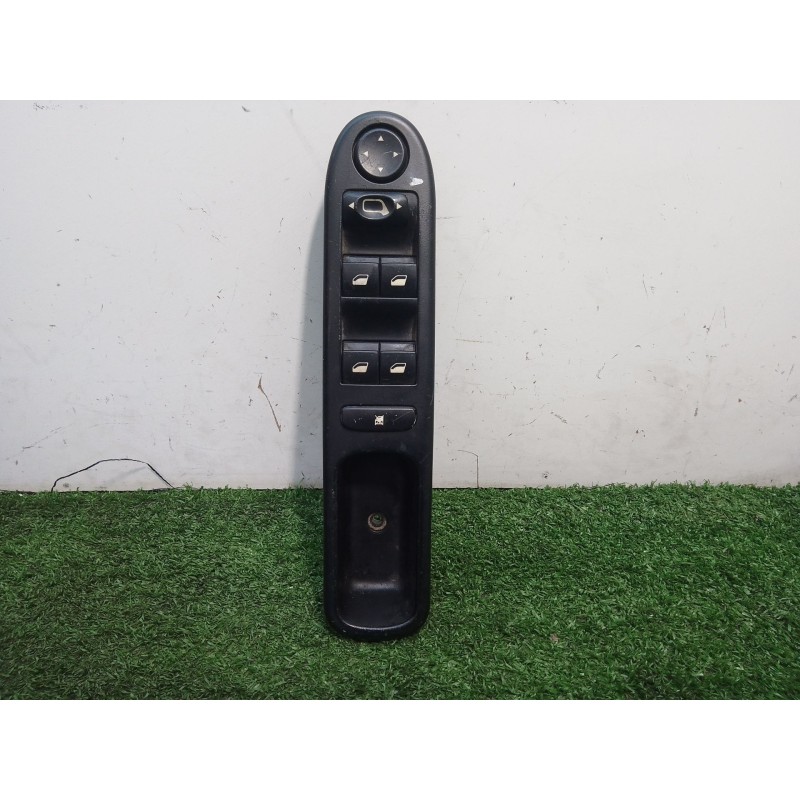 Recambio de mando elevalunas delantero izquierdo para peugeot 307 cc (3b) 2.0 hdi 135 referencia OEM IAM 532697045 532645 532697