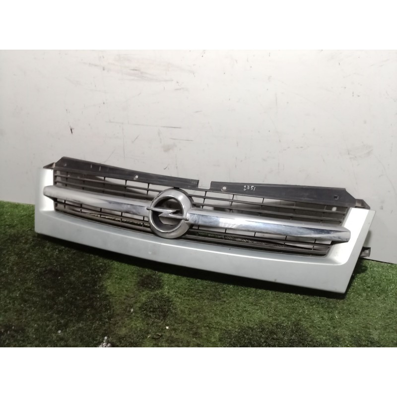 Recambio de rejilla delantera para opel movano (2004 =>) combi medio techo elevado l2h2 3.5t referencia OEM IAM   