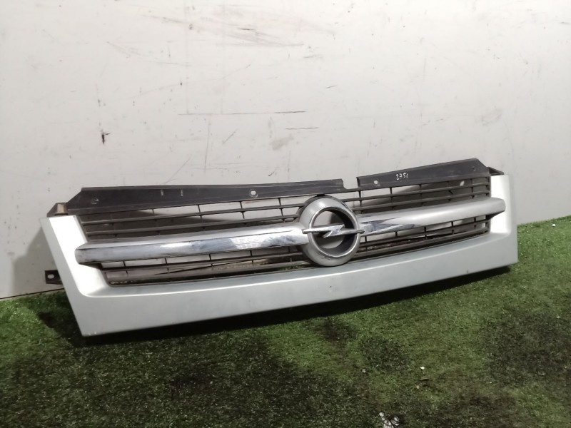 Recambio de rejilla delantera para opel movano (2004 =>) combi medio techo elevado l2h2 3.5t referencia OEM IAM   