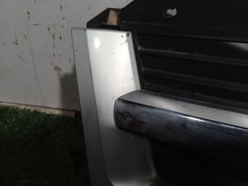 Recambio de rejilla delantera para opel movano (2004 =>) combi medio techo elevado l2h2 3.5t referencia OEM IAM   