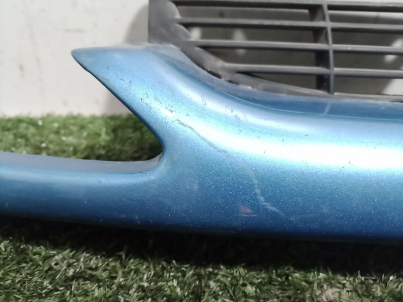 Recambio de rejilla delantera para peugeot 206 berlina referencia OEM IAM   