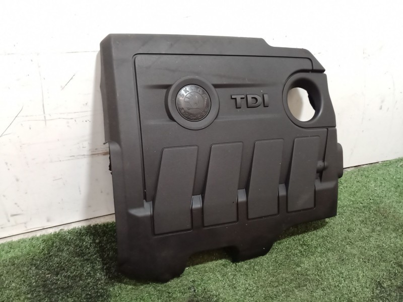 Recambio de tapa motor para skoda octavia ii (1z3) 1.6 tdi referencia OEM IAM   