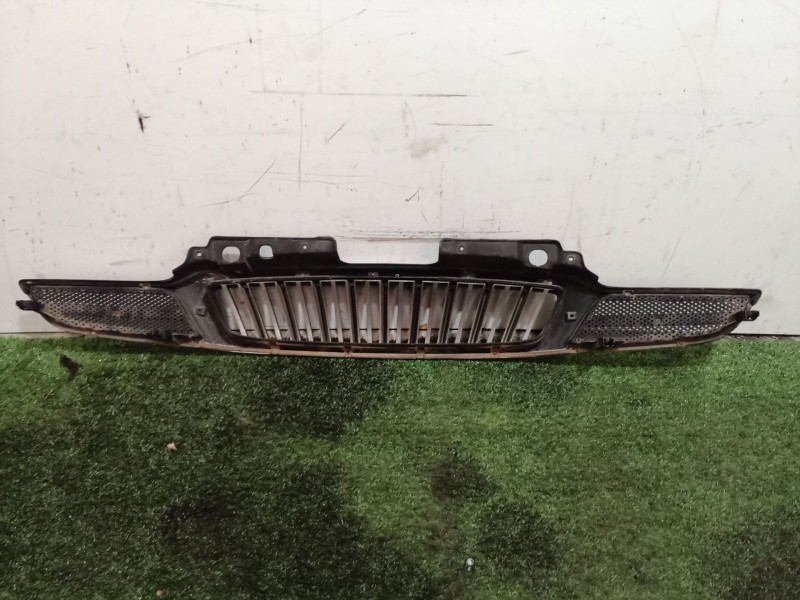 Recambio de rejilla delantera para daewoo tacuma (u100) 1.6 referencia OEM IAM   