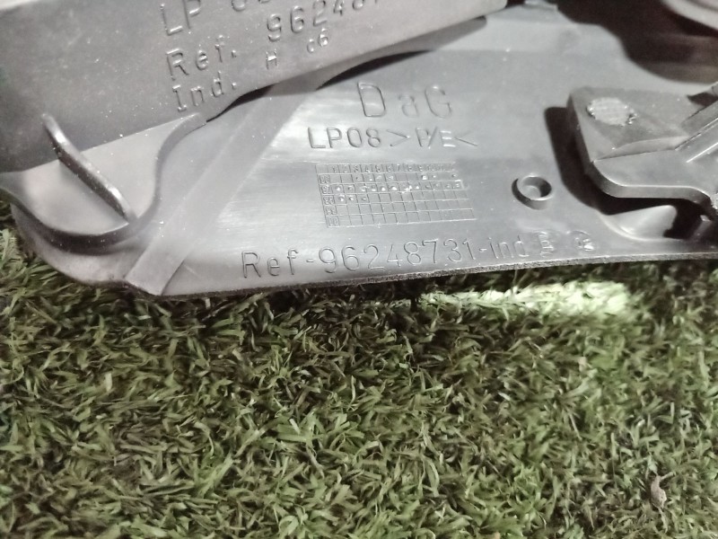 Recambio de consola central tras. para peugeot 306 cabriolet (s2) 2.0 referencia OEM IAM 96248739 96248739 96248739