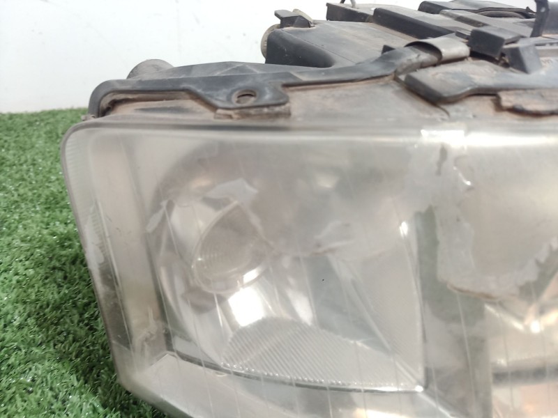 Recambio de faro derecho para audi a6 berlina (4b2) 2.5 tdi referencia OEM IAM   
