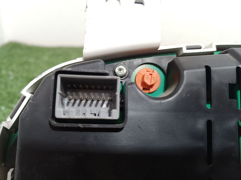 Recambio de cuadro instrumentos para kia cee´d referencia OEM IAM 940031H050 940031H050 940031H050