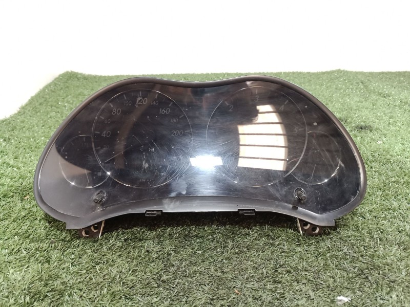 Recambio de cuadro instrumentos para toyota avensis (_t25_) 2.2 d-4d (adt251_) referencia OEM IAM 8380005630H 8380005630H MB2574