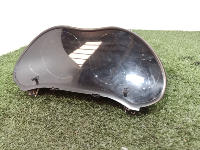 Recambio de cuadro instrumentos para toyota avensis (_t25_) 2.2 d-4d (adt251_) referencia OEM IAM 8380005630H 8380005630H MB2574