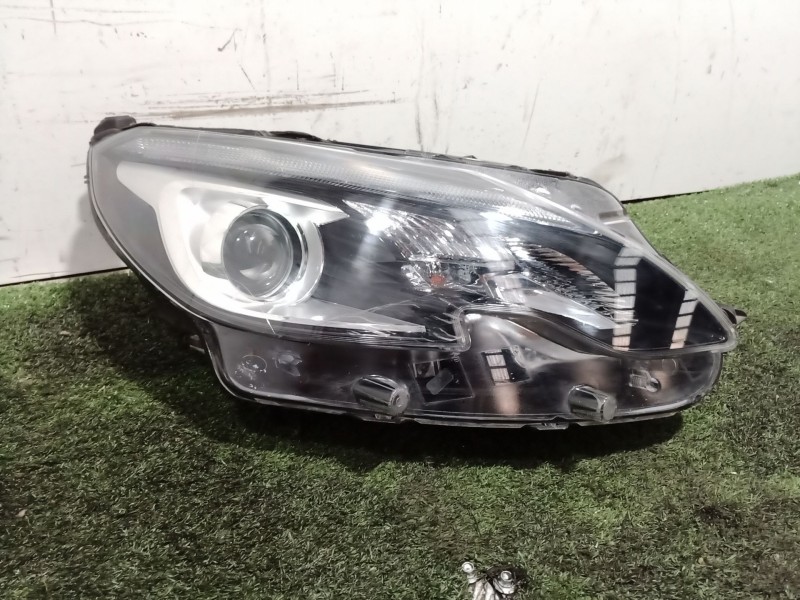 Recambio de faro derecho para ligier js60 js referencia OEM IAM (SINREFERENCIA) ( SIN REFERENCIA ) ( SIN REFERENCIA )