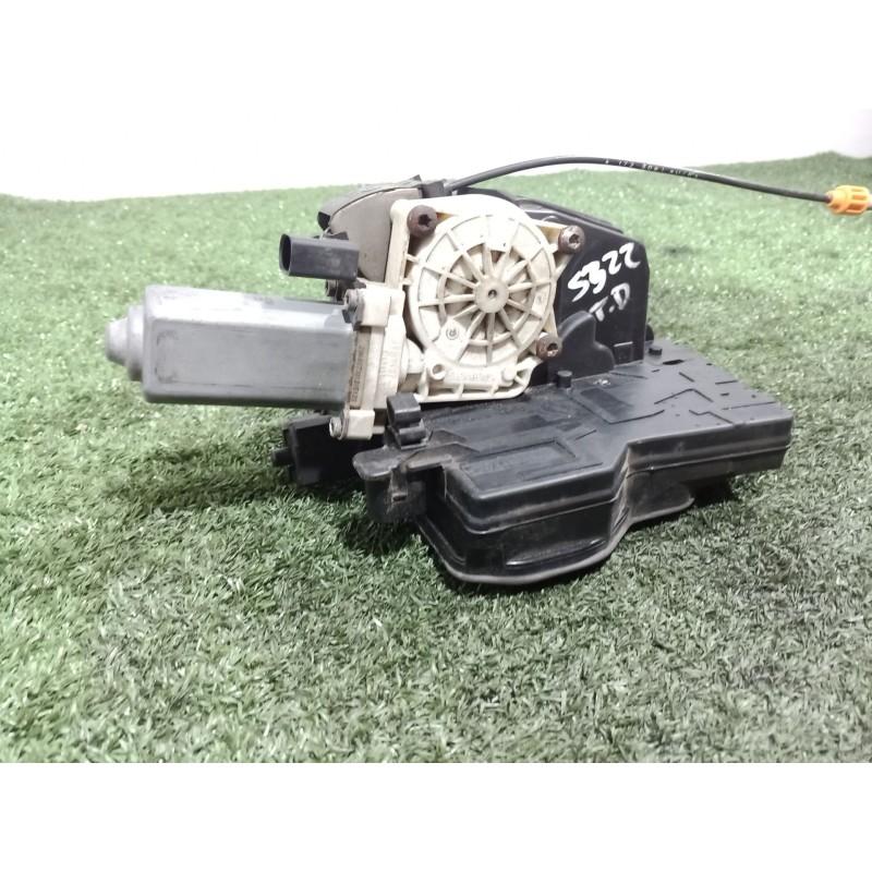 Recambio de cerradura puerta trasera derecha para bmw serie 7 (e65/e66) 6.0 cat referencia OEM IAM 8240586 7746003701 4102306100