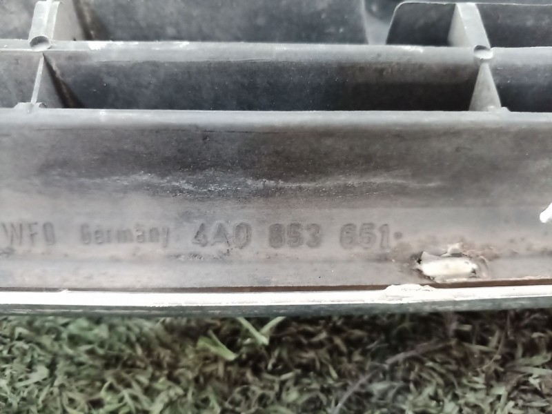 Recambio de rejilla delantera para audi a4 berlina (b5) referencia OEM IAM 4A0853651 4A0853651 4A0853651