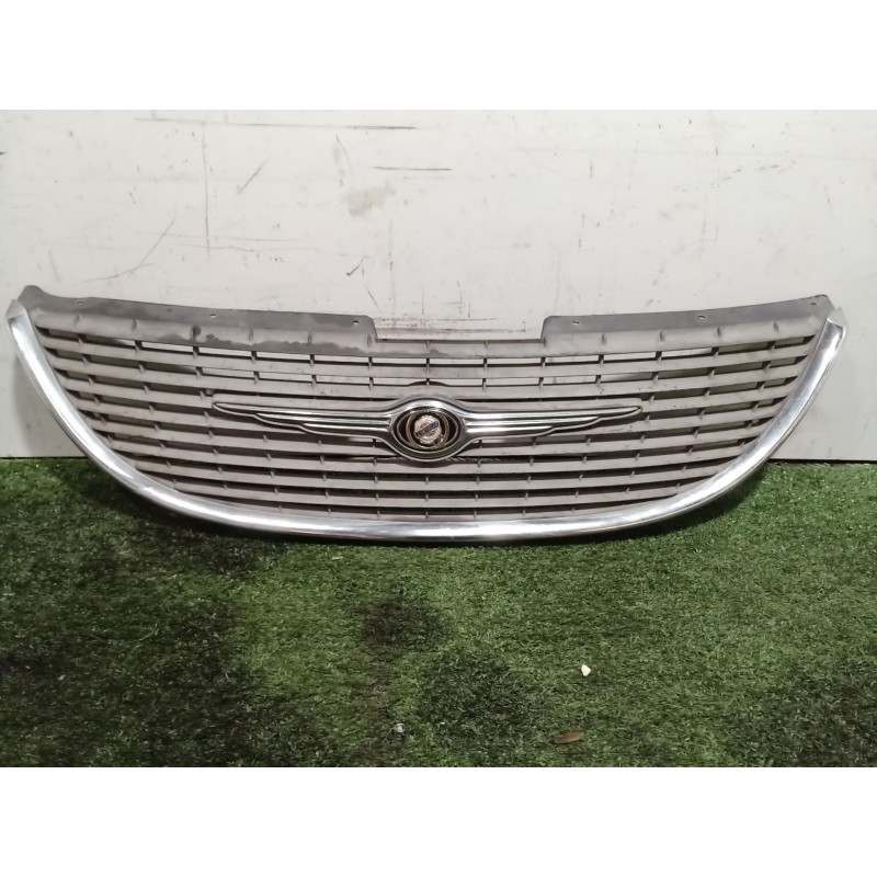 Recambio de rejilla delantera para chrysler voyager (rg) referencia OEM IAM 4857522AA 4857522AA 4857522AA