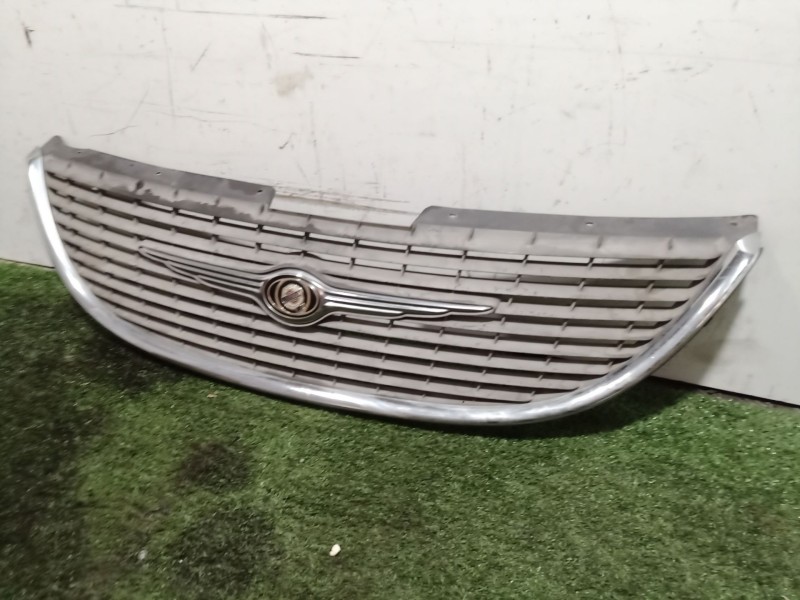 Recambio de rejilla delantera para chrysler voyager (rg) referencia OEM IAM 4857522AA 4857522AA 4857522AA