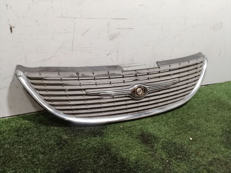 Recambio de rejilla delantera para chrysler voyager (rg) referencia OEM IAM 4857522AA 4857522AA 4857522AA