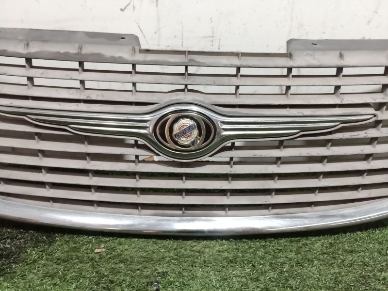 Recambio de rejilla delantera para chrysler voyager (rg) referencia OEM IAM 4857522AA 4857522AA 4857522AA