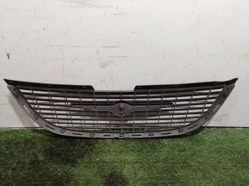 Recambio de rejilla delantera para chrysler voyager (rg) referencia OEM IAM 4857522AA 4857522AA 4857522AA