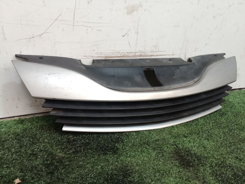 Recambio de rejilla delantera para renault laguna ii (bg0) authentique referencia OEM IAM 8200012581 8200012581 8200012581