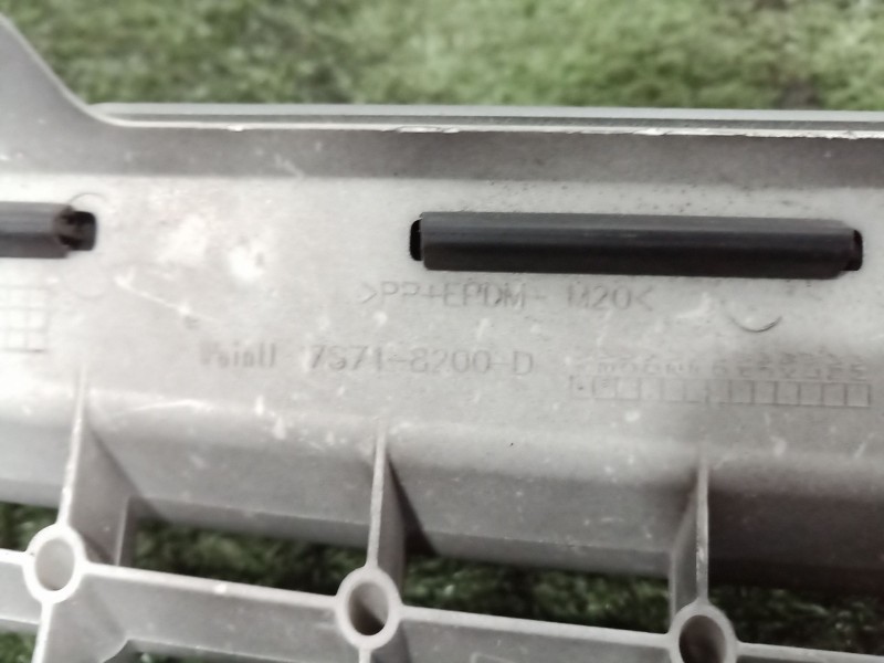 Recambio de rejilla delantera para ford mondeo ber. (ca2) referencia OEM IAM 7S718200A 7S718200A 7S718200D