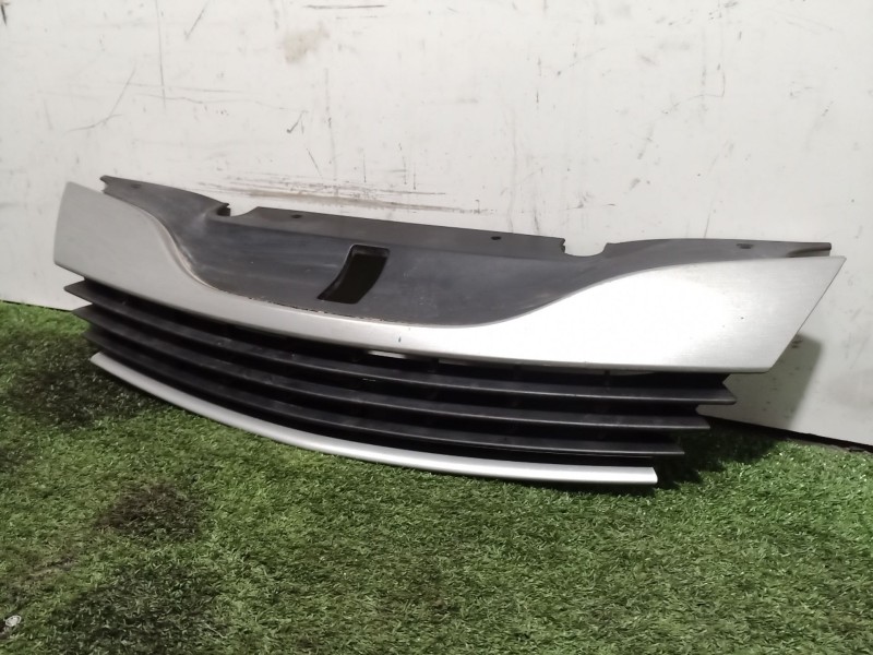 Recambio de rejilla delantera para renault laguna ii (bg0) authentique referencia OEM IAM 8200012581 8200012581 8200012581