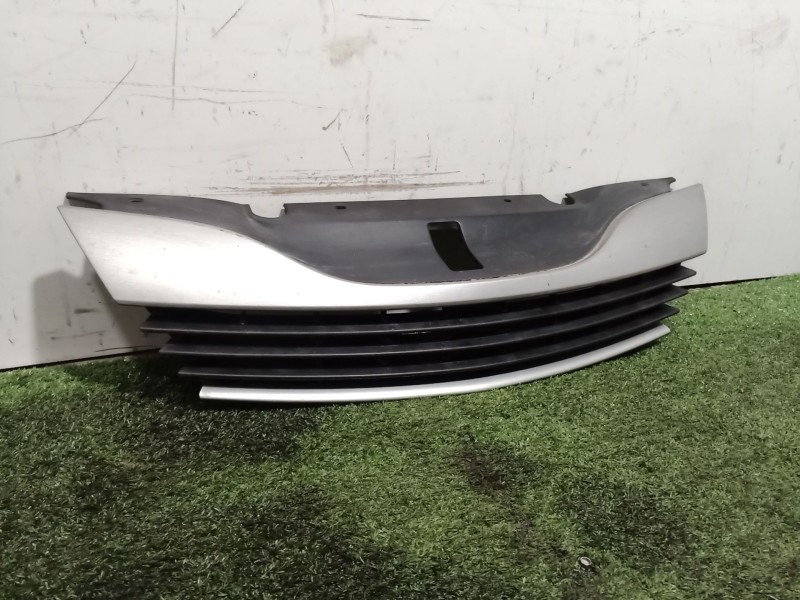 Recambio de rejilla delantera para renault laguna ii (bg0) authentique referencia OEM IAM 8200012581 8200012581 8200012581