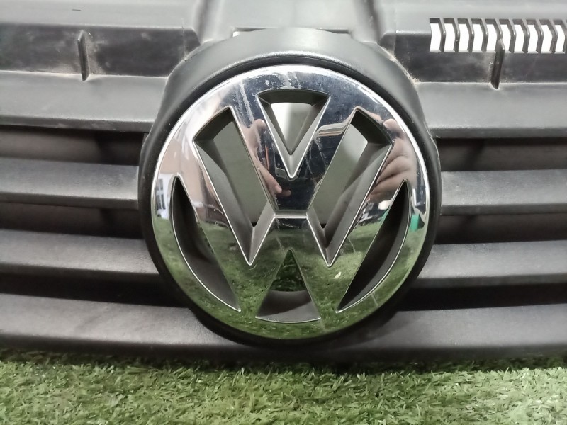 Recambio de rejilla delantera para volkswagen polo (9n1) highline referencia OEM IAM 6Q0853651C 1J5853601 1J5853601A