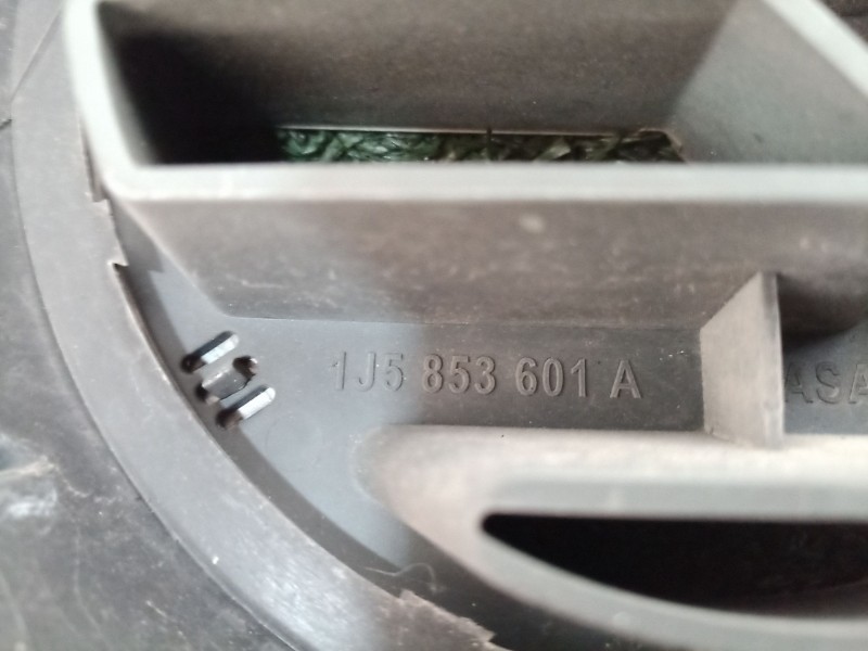 Recambio de rejilla delantera para volkswagen polo (9n1) conceptline referencia OEM IAM 6Q0853651 1J5853601 1J5853601A