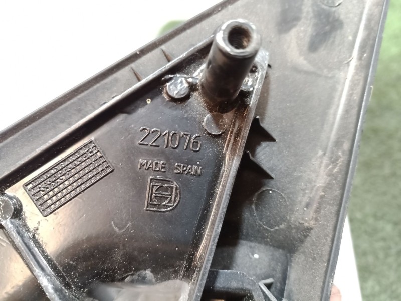 Recambio de retrovisor derecho para seat ibiza (6k1) referencia OEM IAM 221076 221076 6N0857934
