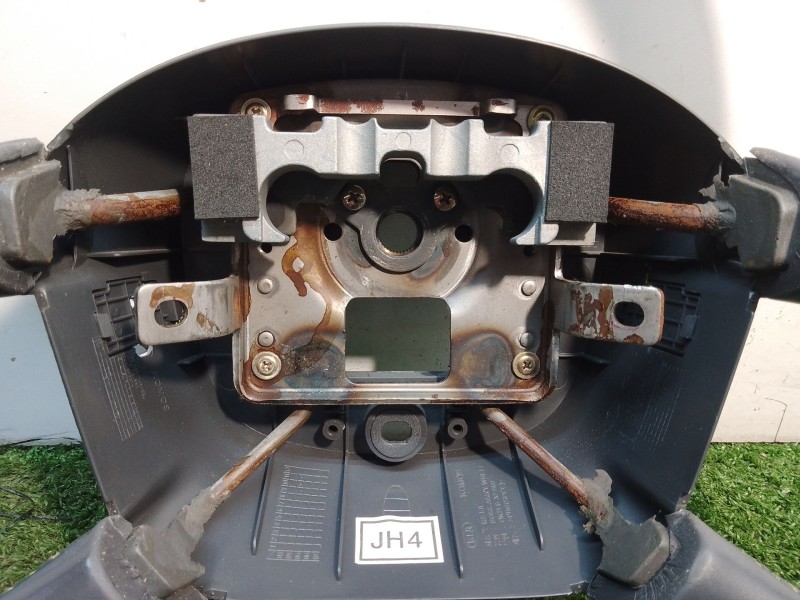 Recambio de volante para kia carens referencia OEM IAM OK2FB32980 OK2FB32980 OK2FB32980