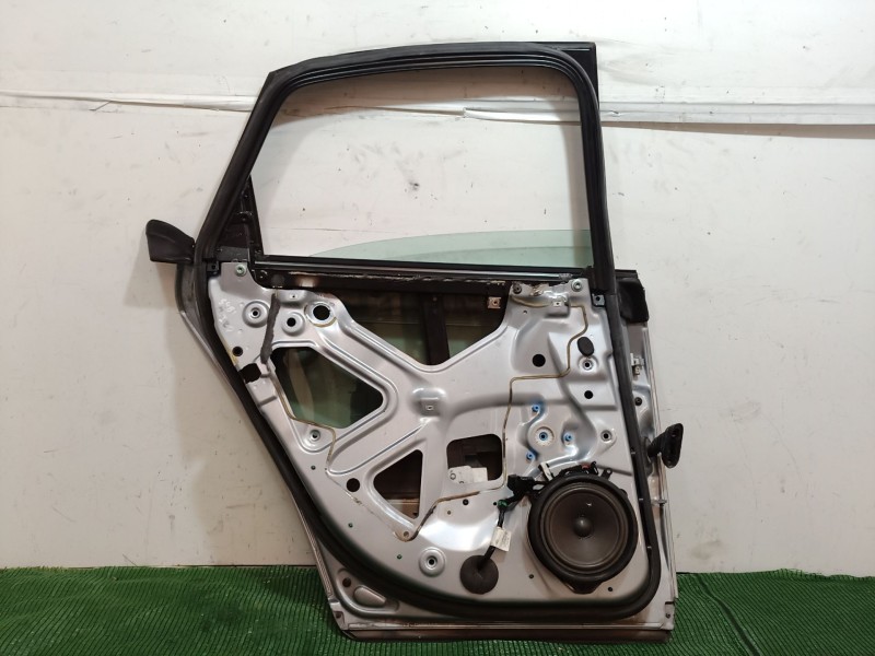 Recambio de puerta trasera izquierda para audi a4 b7 (8ec) 2.0 tdi referencia OEM IAM   