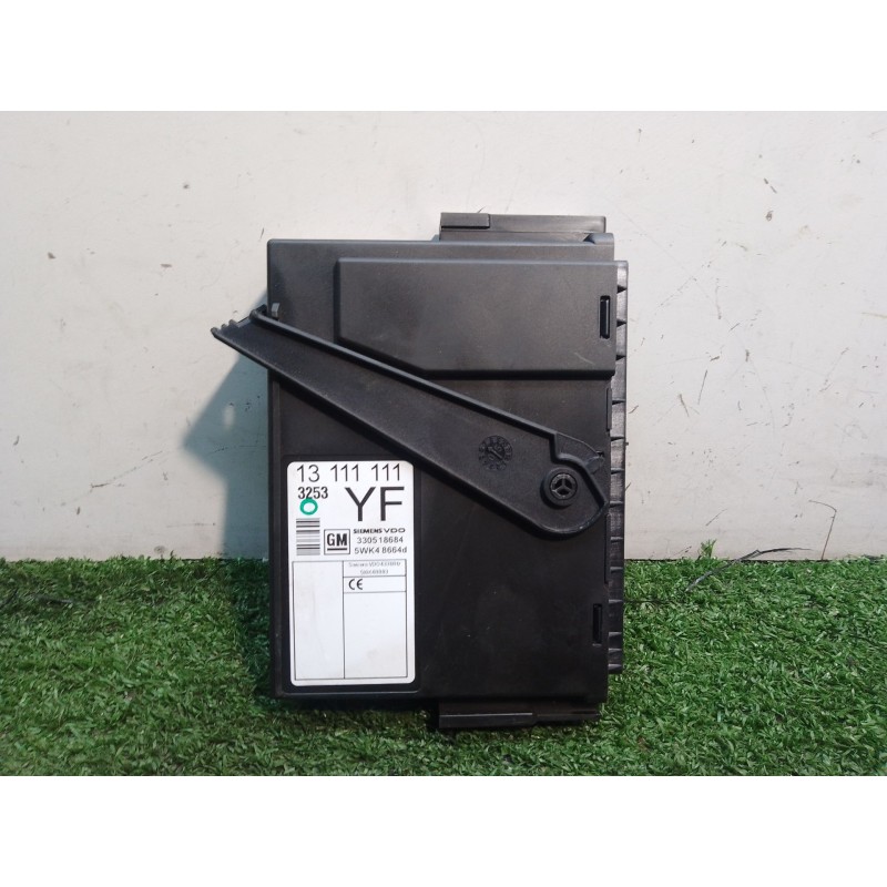 Recambio de centralita cierre para opel tigra twintop (x04) 1.3 cdti (r97) referencia OEM IAM 330518684 13111111YF 5WK48664D