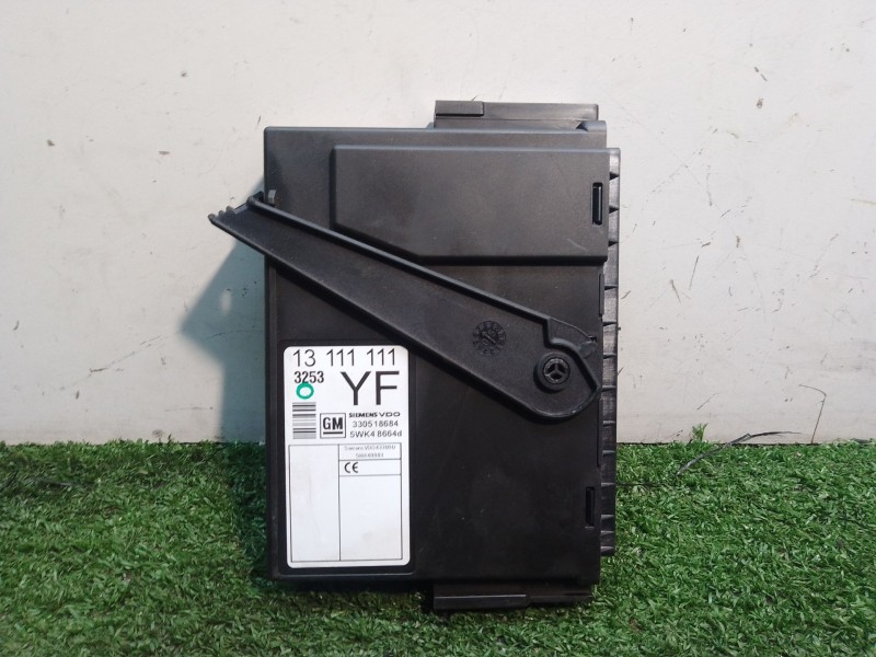 Recambio de centralita cierre para opel tigra twintop (x04) 1.3 cdti (r97) referencia OEM IAM 330518684 13111111YF 5WK48664D