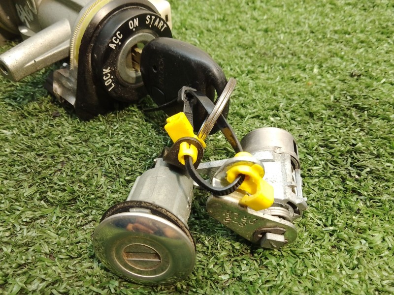 Recambio de conmutador de arranque para kia carens referencia OEM IAM 45261  