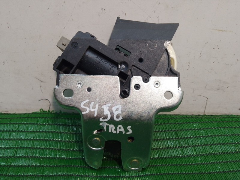 Recambio de cerradura maletero / porton para seat exeo st (3r5) 2.0 tdi referencia OEM IAM 4F5827505D 4F5827505D 4F5827505D