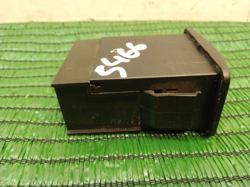 Recambio de interruptor para ssangyong musso (fj) 2.9 d referencia OEM IAM 8135005000 8135005000 8135005000