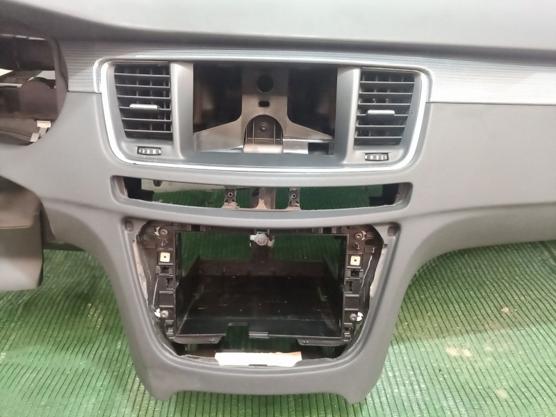 Recambio de salpicadero para peugeot 508 i (8d_) 2.0 hdi referencia OEM IAM   