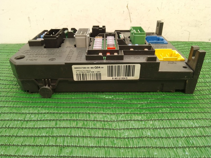 Recambio de caja reles / fusibles para peugeot 508 i (8d_) 2.0 hdi referencia OEM IAM 966554758000 S180121004G Q0400
