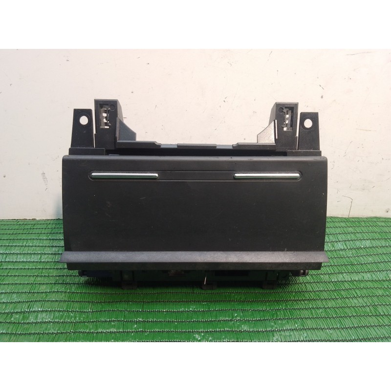 Recambio de cenicero para seat exeo st (3r5) 2.0 tdi referencia OEM IAM 8E0857951J 8E0857951J 8E0857951J