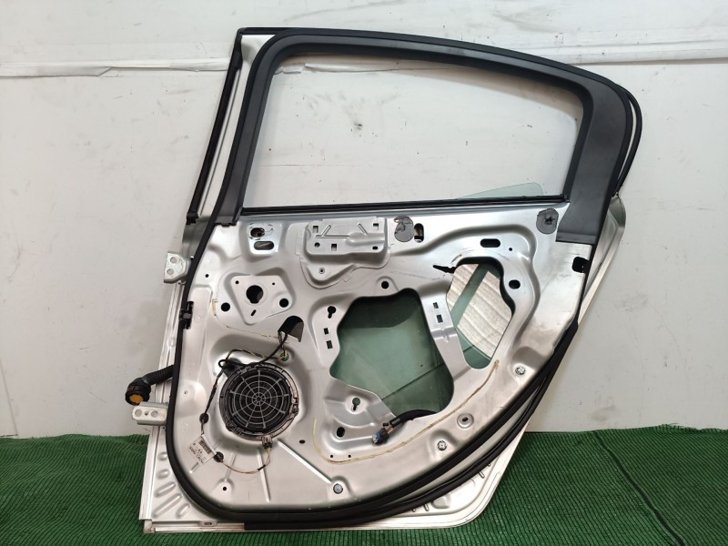 Recambio de puerta trasera derecha para peugeot 508 i (8d_) 2.0 hdi referencia OEM IAM   