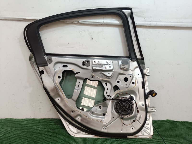 Recambio de puerta trasera izquierda para peugeot 508 i (8d_) 2.0 hdi referencia OEM IAM   