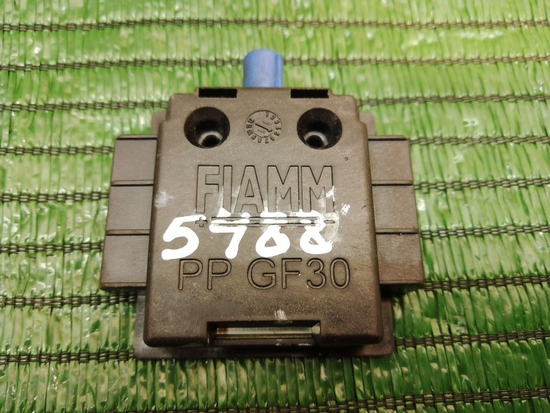 Recambio de antena para peugeot 508 i (8d_) 2.0 hdi referencia OEM IAM 966635998001 98096A 41157836B