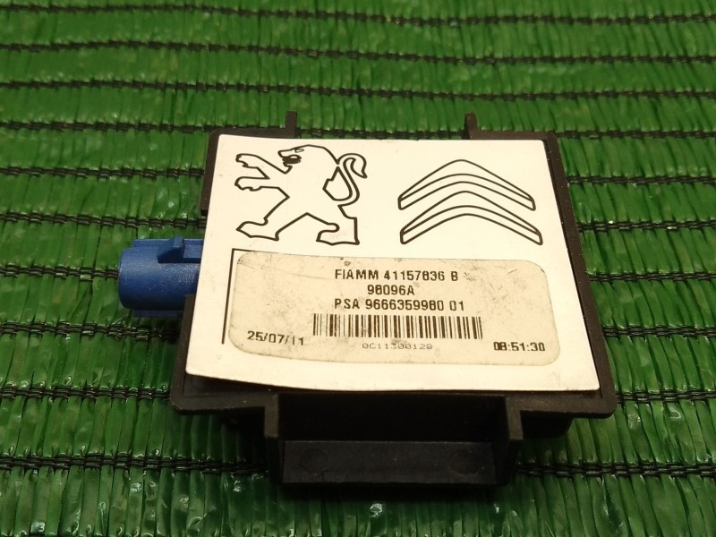 Recambio de antena para peugeot 508 i (8d_) 2.0 hdi referencia OEM IAM 966635998001 98096A 41157836B
