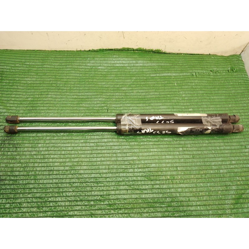 Recambio de amortiguadores maletero / porton para hyundai trajet (fo) 2.0 gls referencia OEM IAM 817713A001 817713A001 1F11