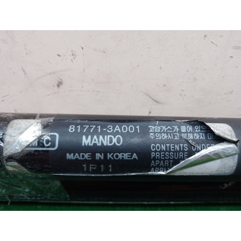 Recambio de amortiguadores maletero / porton para hyundai trajet (fo) 2.0 gls referencia OEM IAM 817713A001 817713A001 1F11
